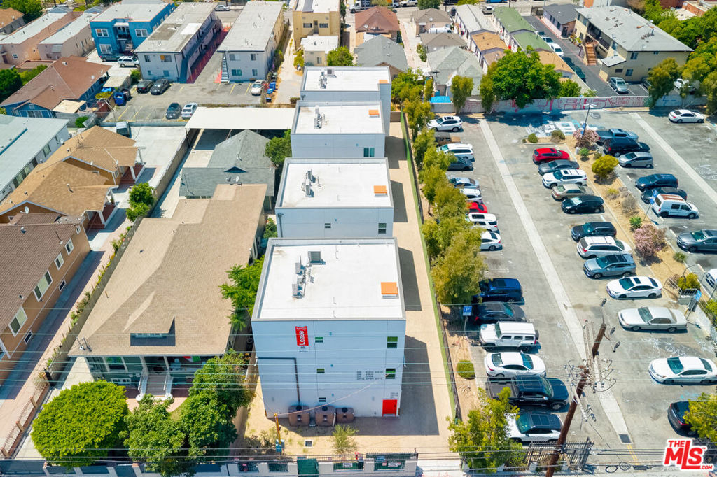 233 1/2 N Chicago Street - Photo 11