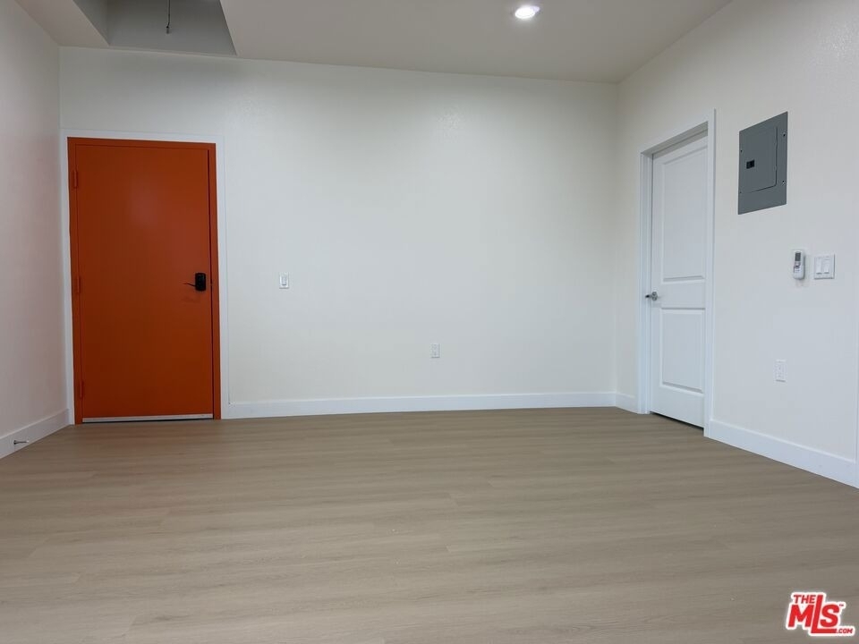 235 1/2 N Chicago Street - Photo 3
