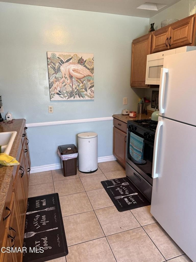 1869 Patricia Avenue - Photo 3