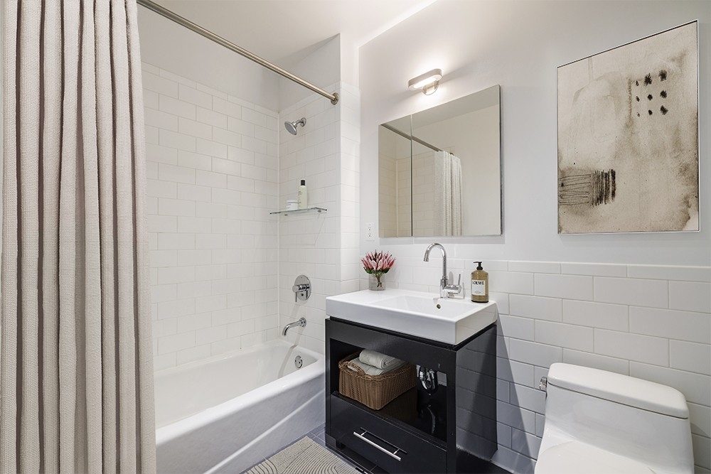550 West 54th Street - Photo 2