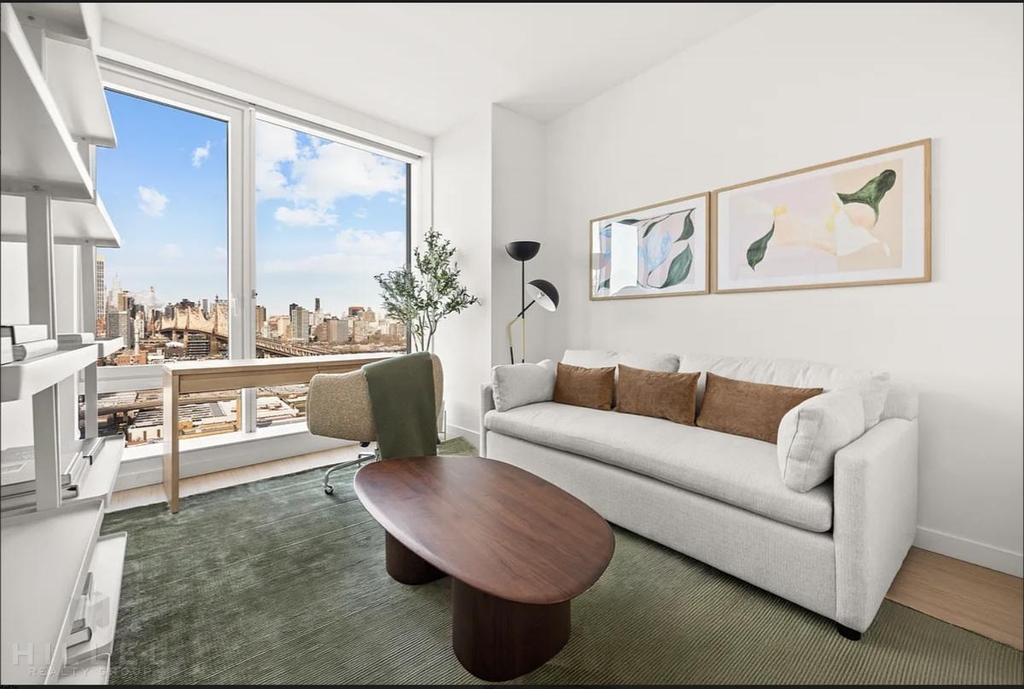 42nd Road - Photo 6
