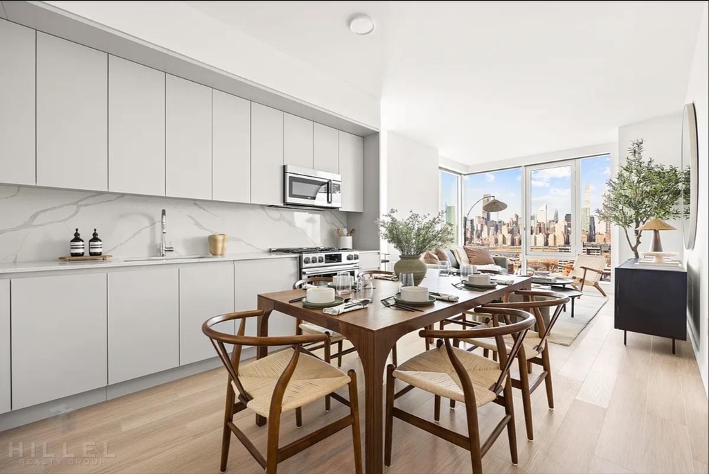42nd Road - Photo 1