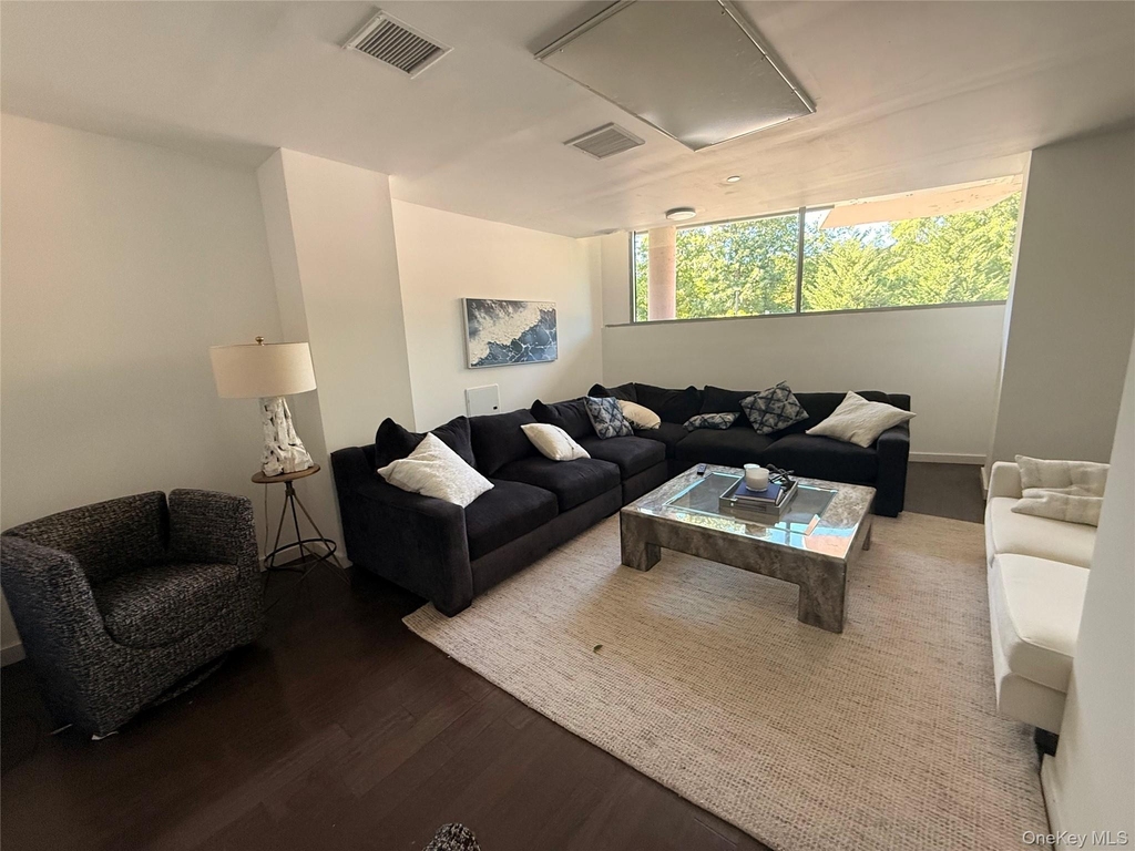 250 S Central Park Avenue - Photo 5
