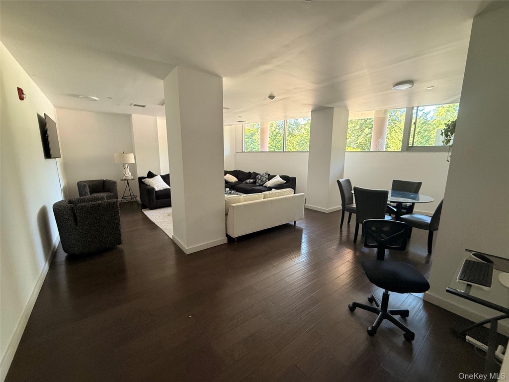 250 S Central Park Avenue - Photo 4