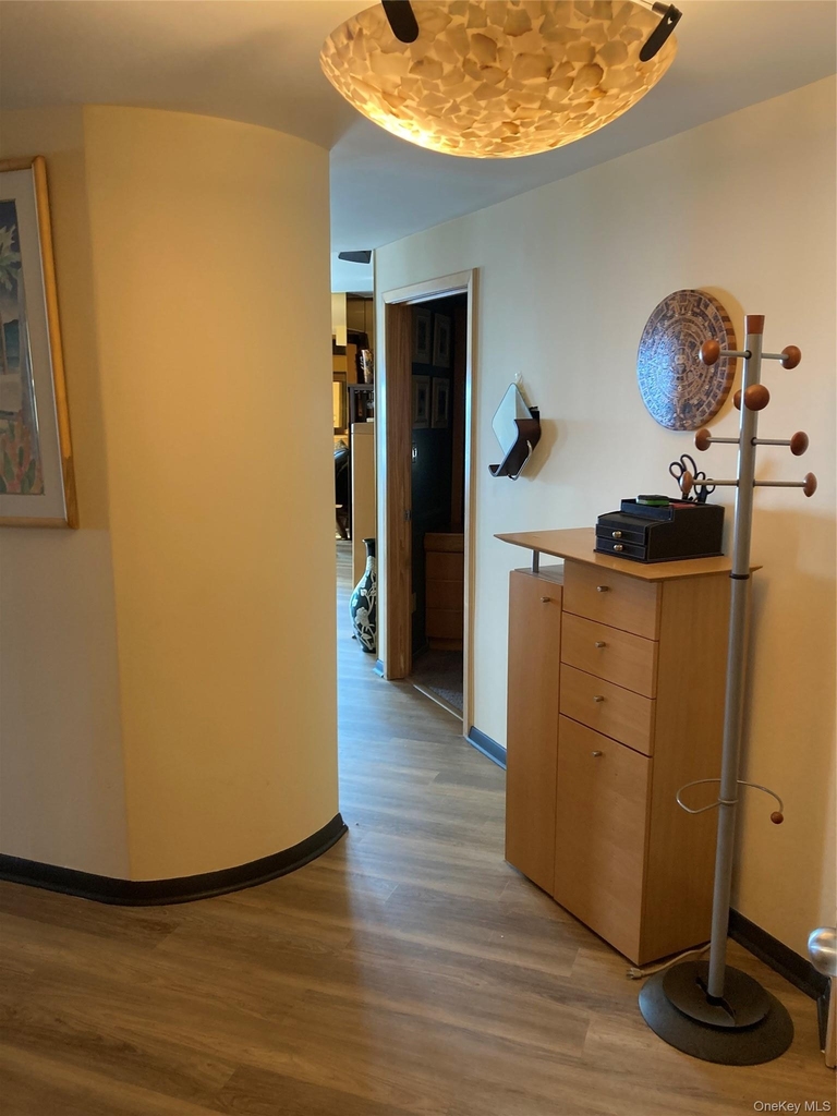 780 W Broadway - Photo 2