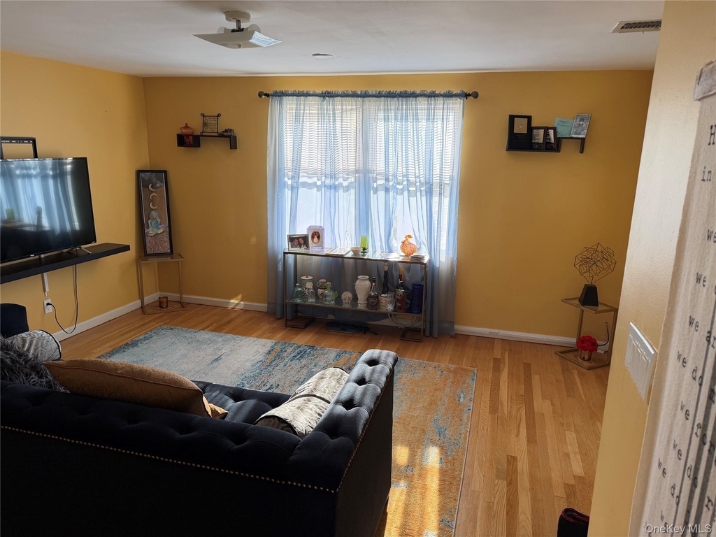 222 Colonial Avenue - Photo 4