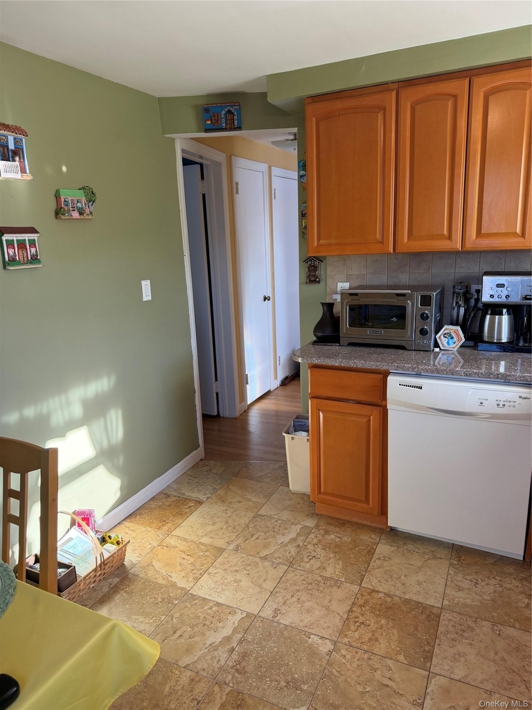 222 Colonial Avenue - Photo 12
