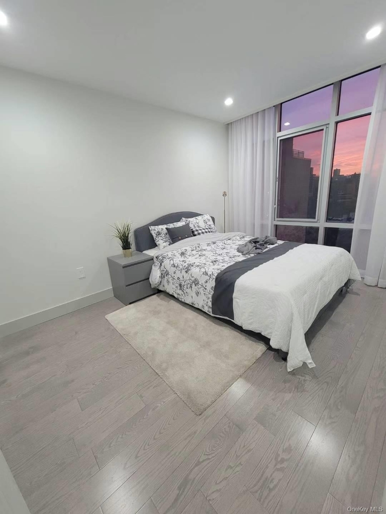 41-62 Bowne Street - Photo 3