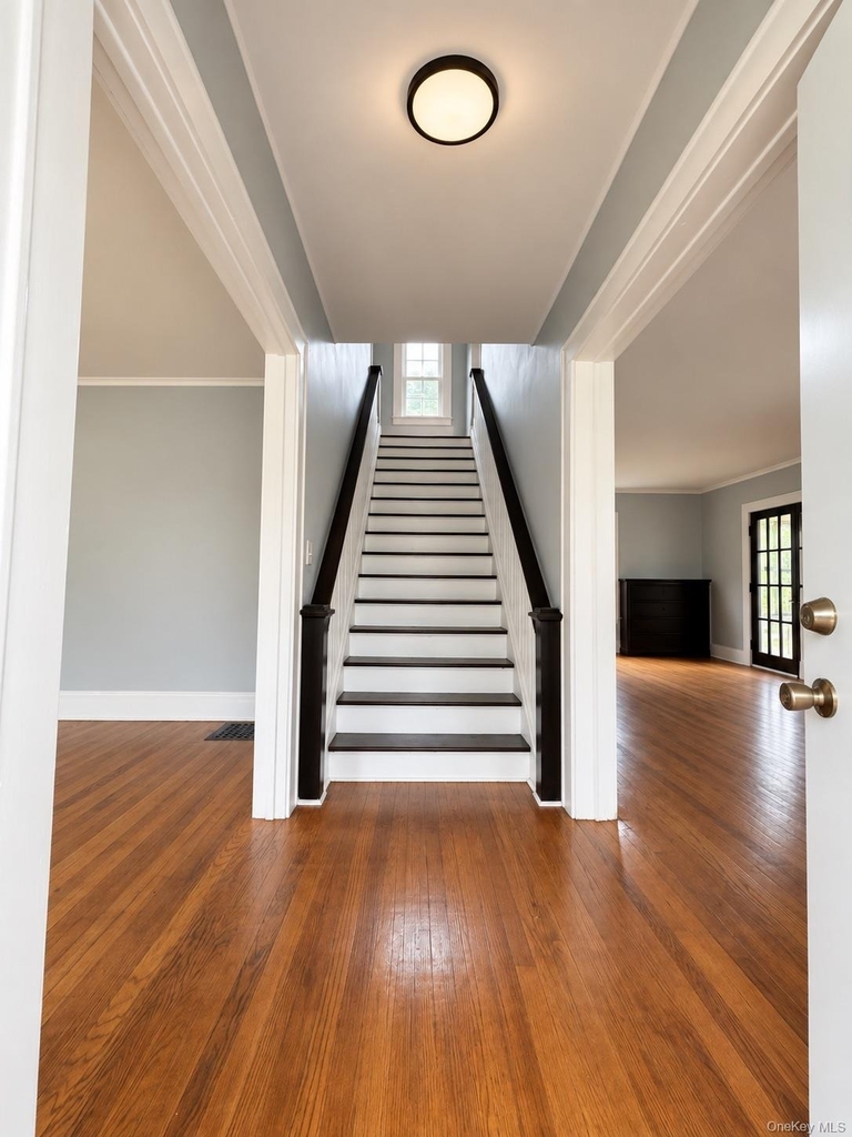 534 Elm Street - Photo 2