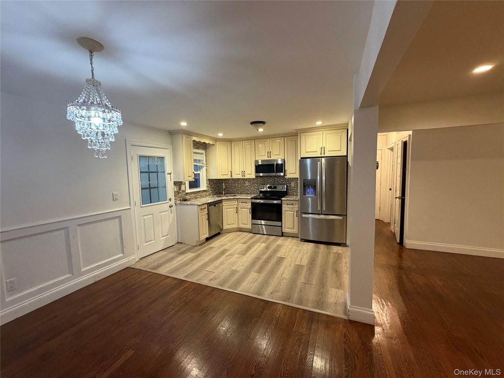 18 Alexander Avenue - Photo 4
