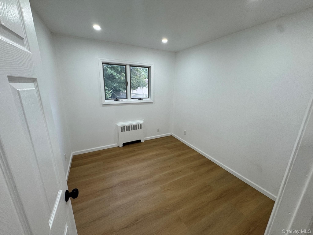 303 Woodbury Road - Photo 9