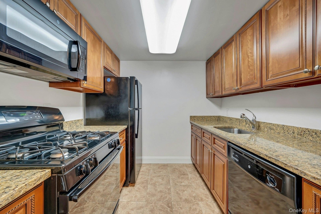 2 Park Avenue - Photo 4