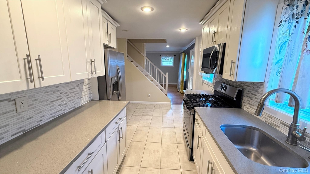 212 Ethel Street - Photo 2