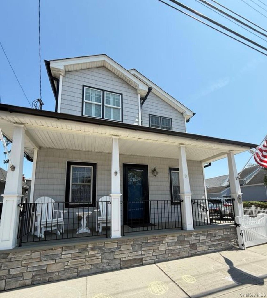 92 Hewlett Avenue - Photo 0