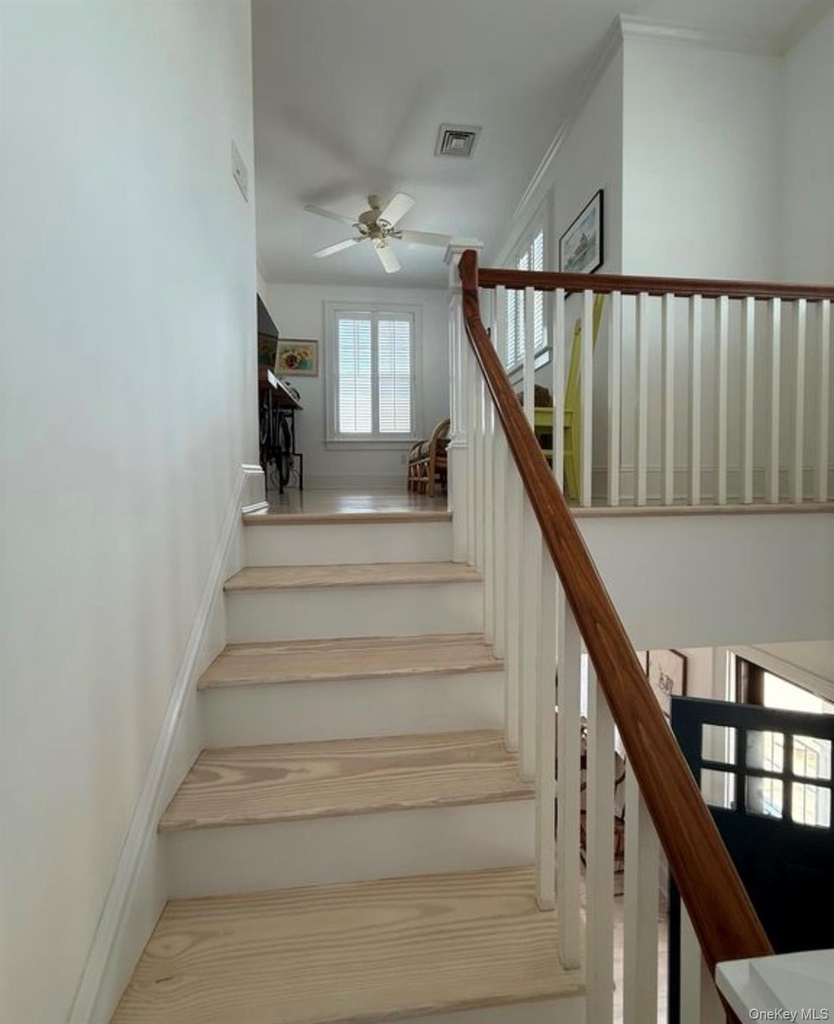 92 Hewlett Avenue - Photo 13