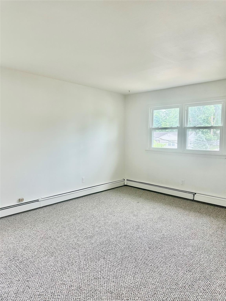 28 Warner - Photo 3