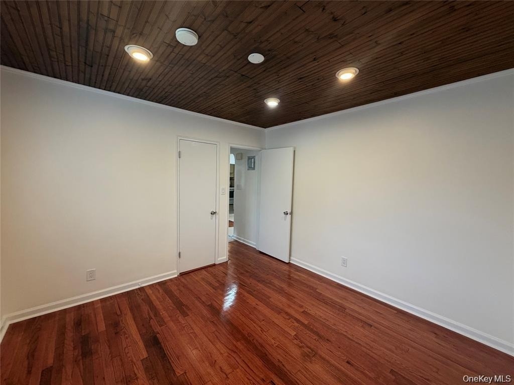 7231 Little Neck Parkway - Photo 7