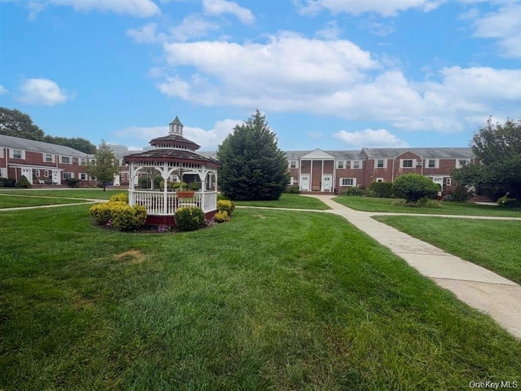 7231 Little Neck Parkway - Photo 8