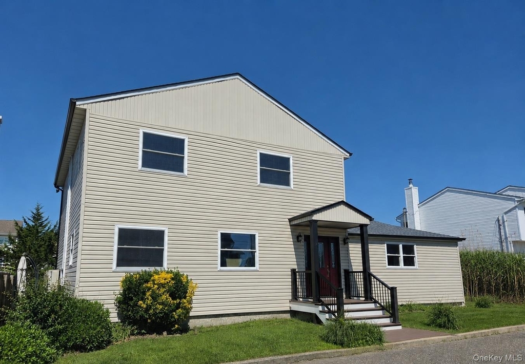2706 Peconic - Photo 0
