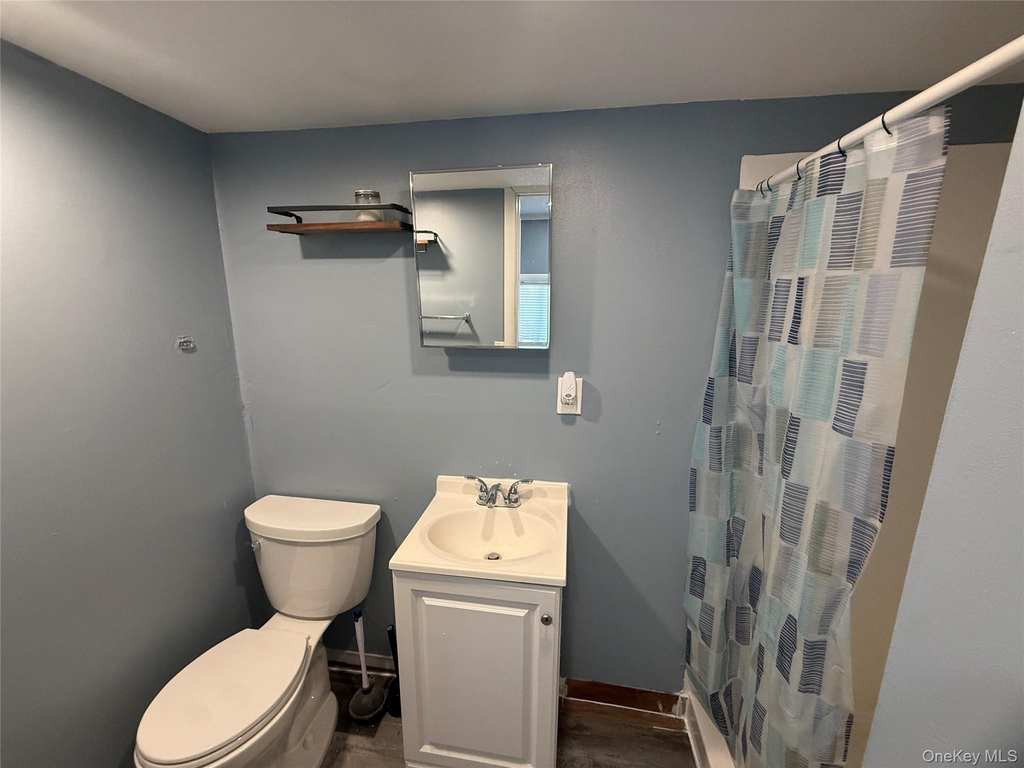 275 Robinson Avenue - Photo 12