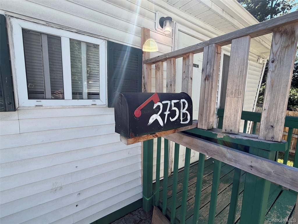 275 Robinson Avenue - Photo 14