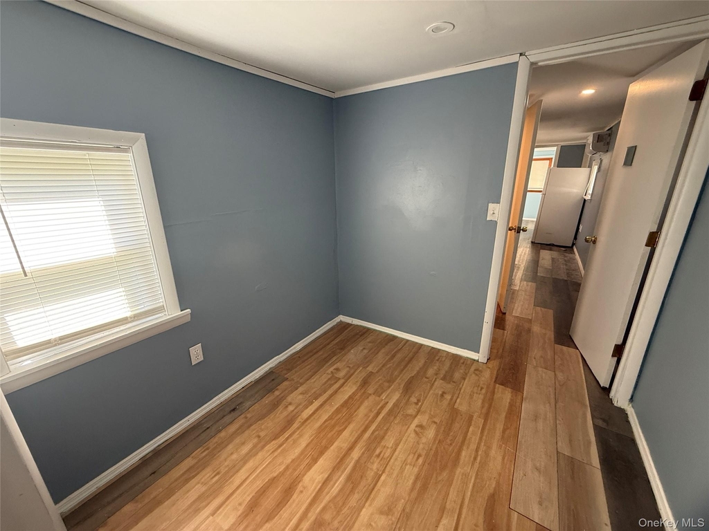 275 Robinson Avenue - Photo 10