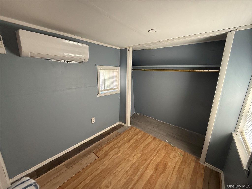 275 Robinson Avenue - Photo 11