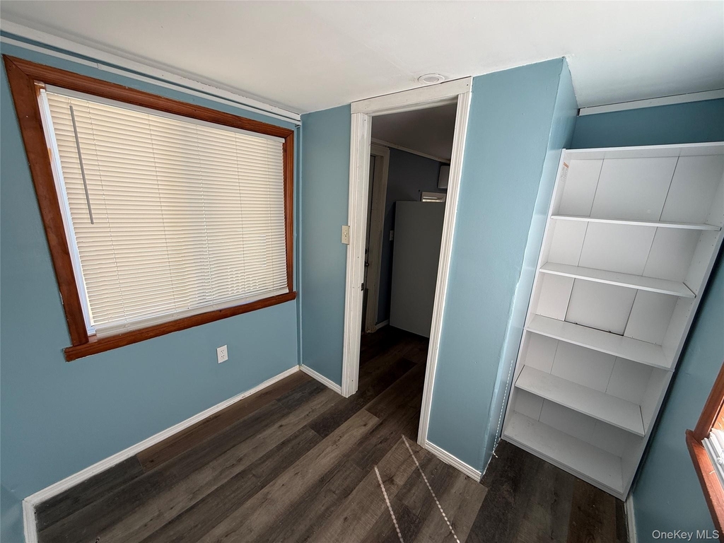 275 Robinson Avenue - Photo 7