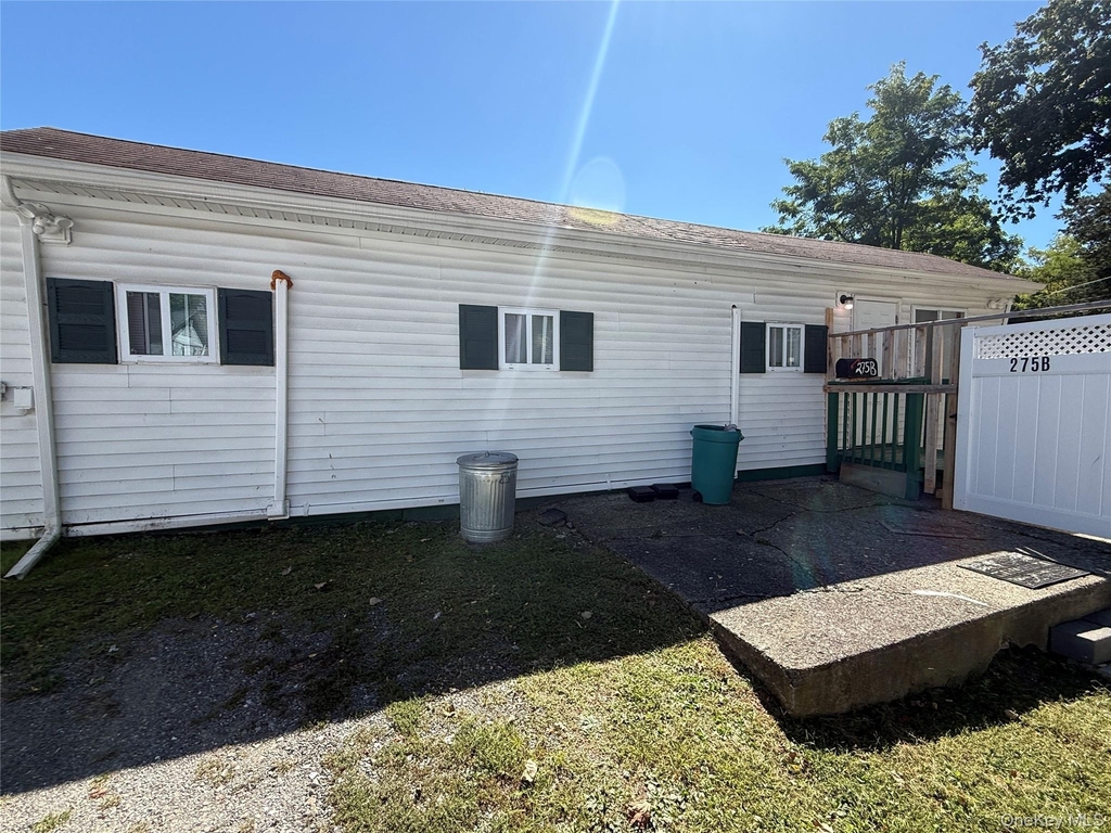 275 Robinson Avenue - Photo 0