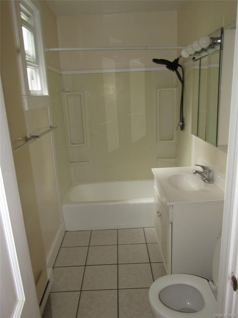 15 Phillips Place - Photo 12