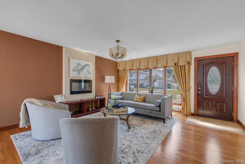 2 Benmor Court - Photo 1