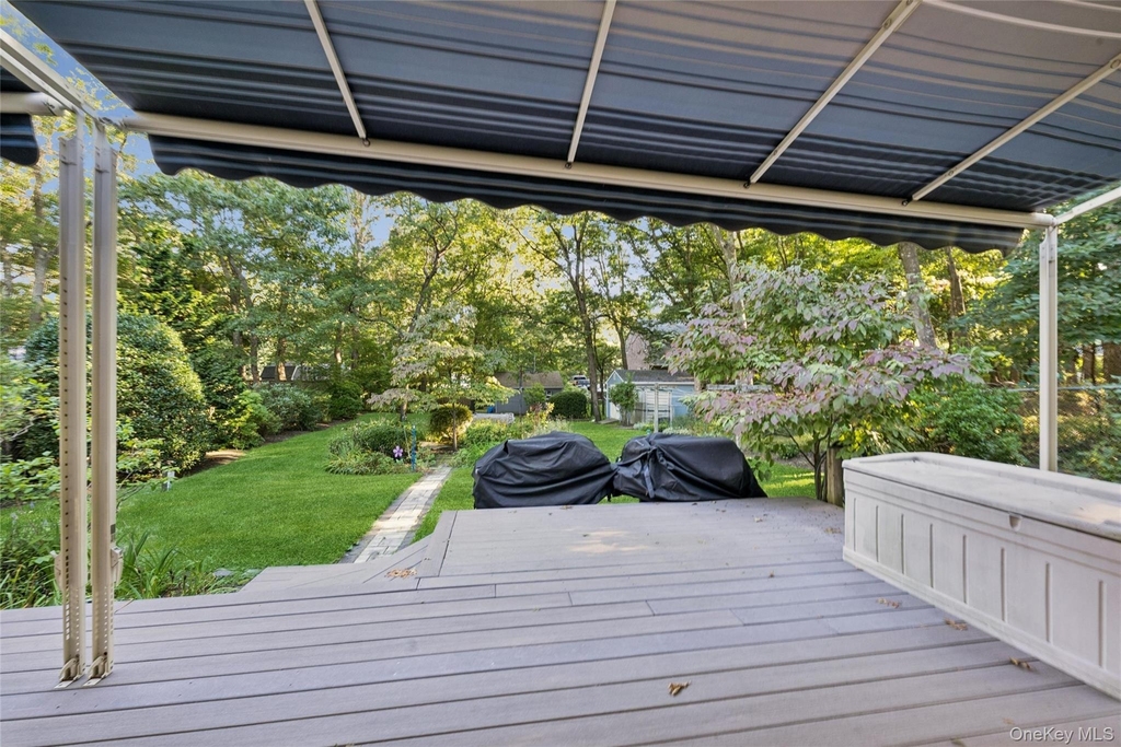 287 Peconic Terrace - Photo 3