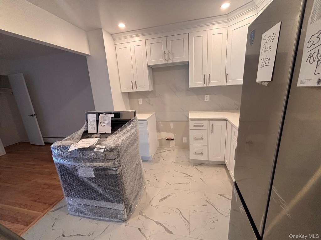 71-34 Kissena Boulevard - Photo 0