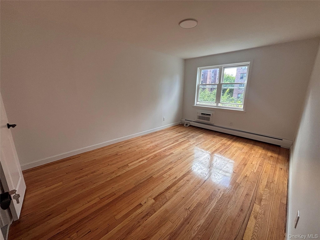 71-34 Kissena Boulevard - Photo 9