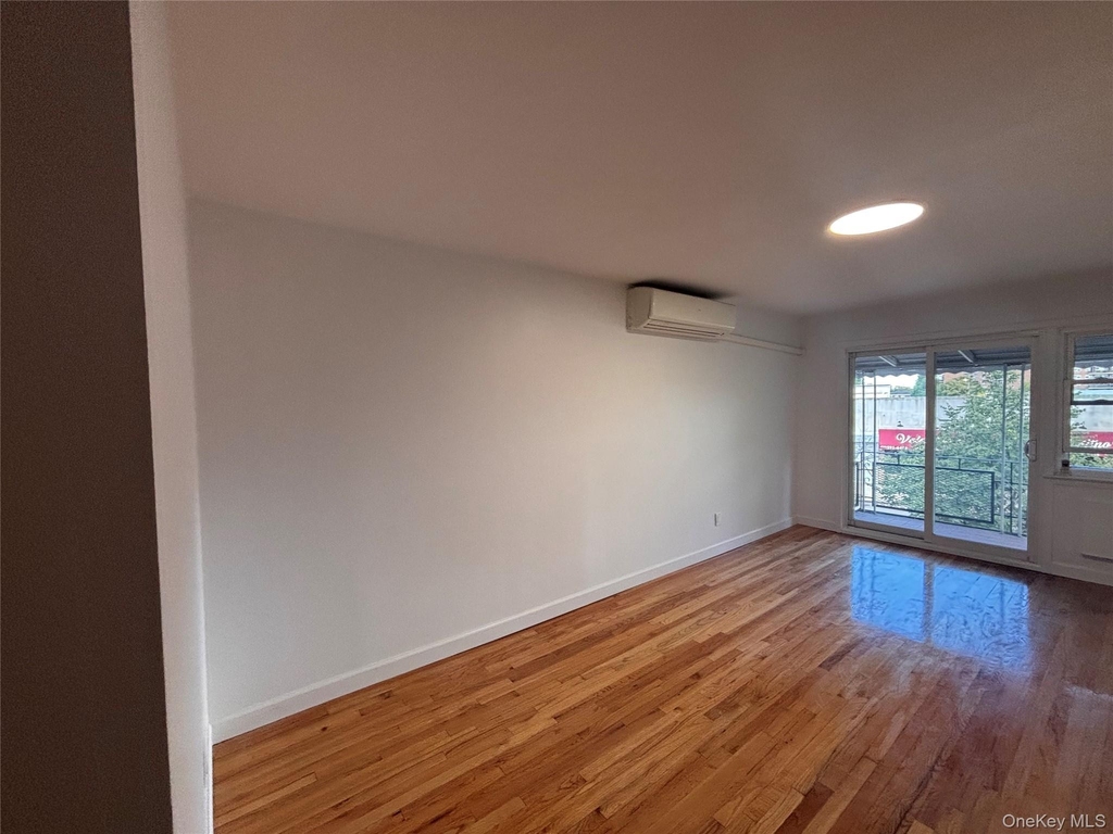 71-34 Kissena Boulevard - Photo 2