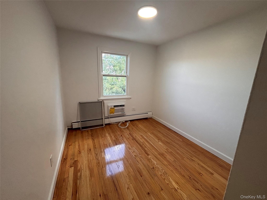 71-34 Kissena Boulevard - Photo 4