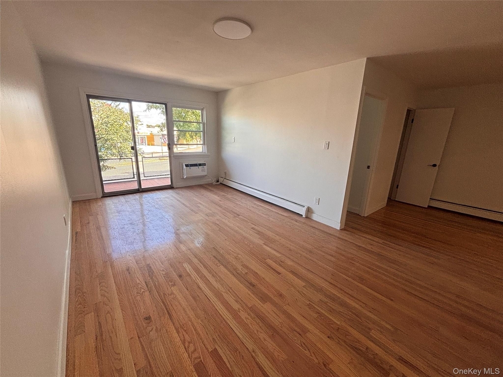 71-34 Kissena Boulevard - Photo 1