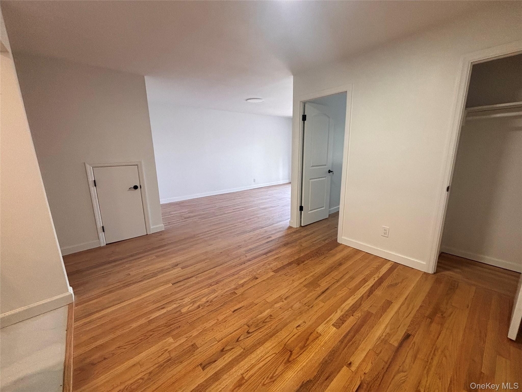 71-34 Kissena Boulevard - Photo 5