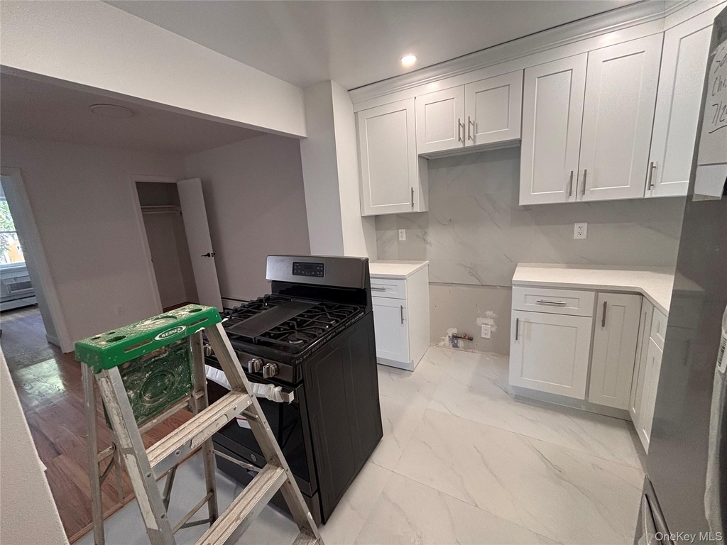 71-34 Kissena Boulevard - Photo 0