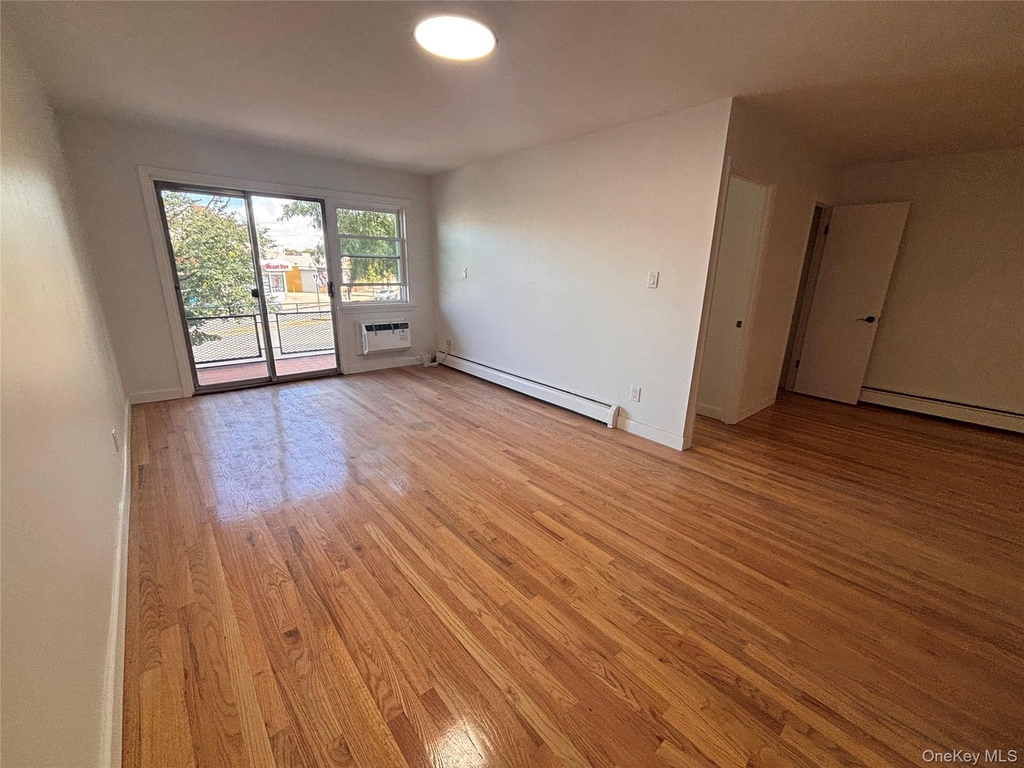 71-34 Kissena Boulevard - Photo 2