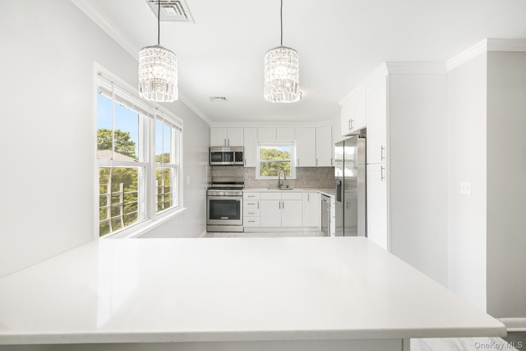 51 Bradley Street - Photo 8