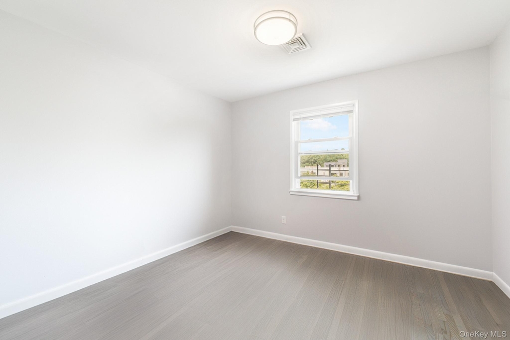 51 Bradley Street - Photo 10
