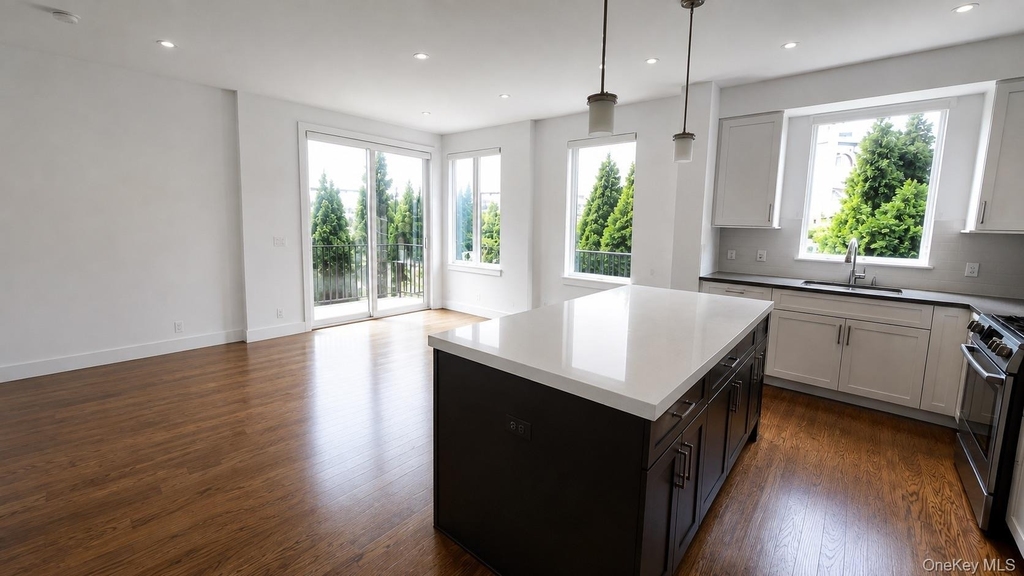 422 E Boston Post Road - Photo 0