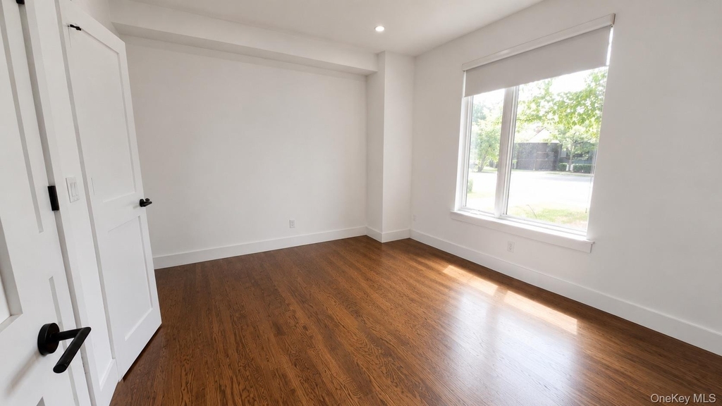 422 E Boston Post Road - Photo 3