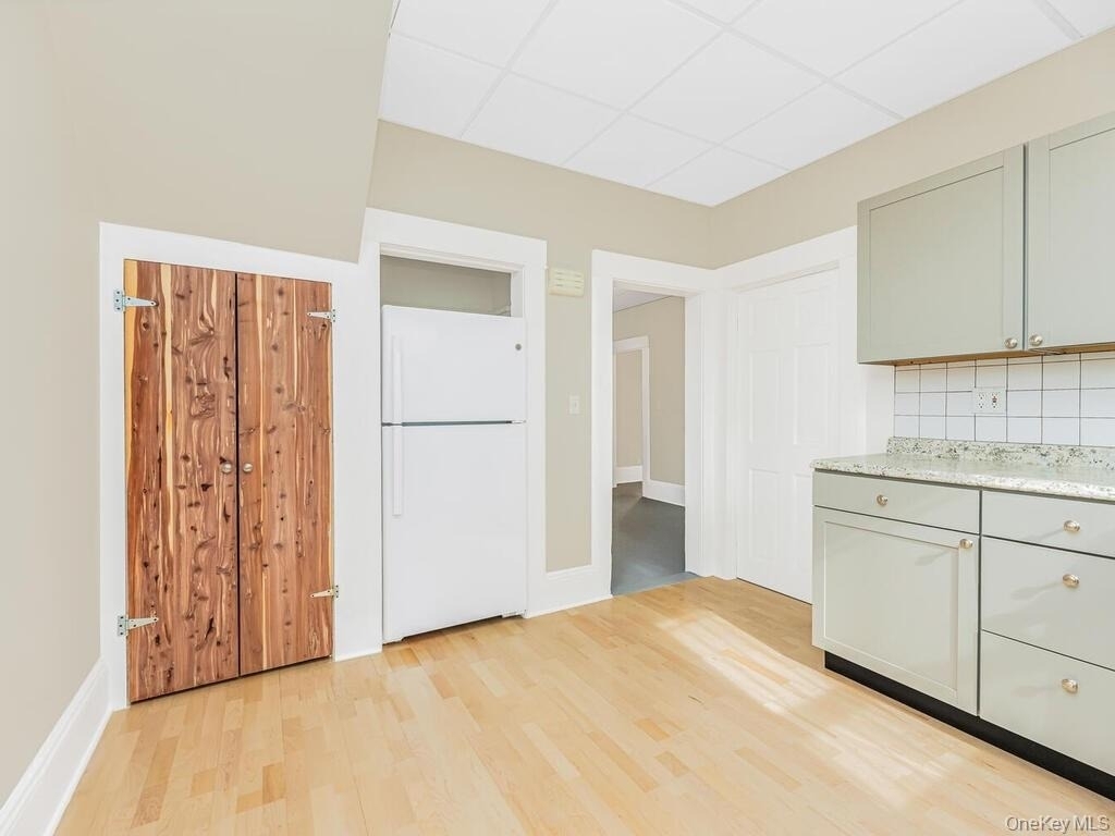 146 Columbus Avenue - Photo 8