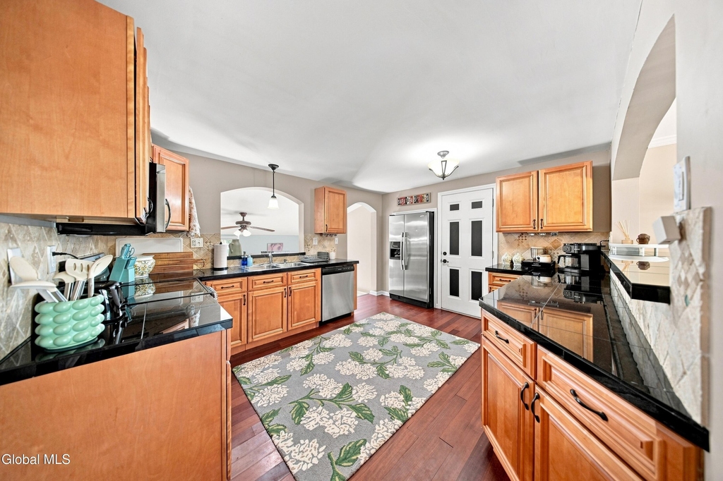 86 Jefferson Street - Photo 6