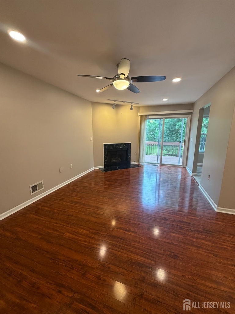 21 Jill Court - Photo 4