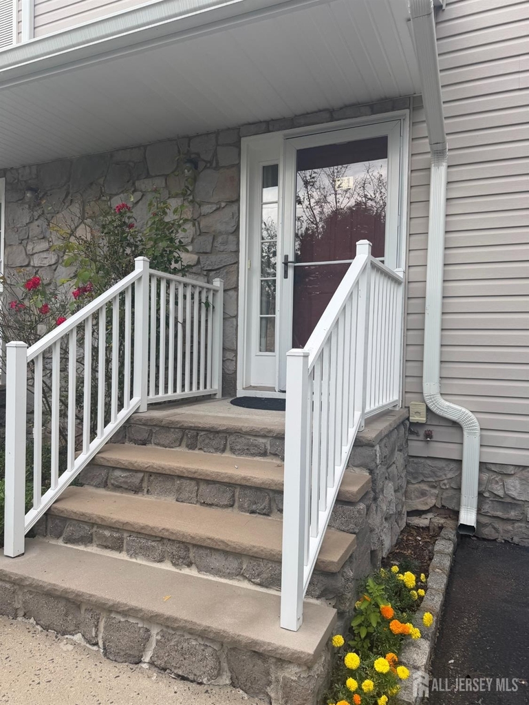 21 Jill Court - Photo 2