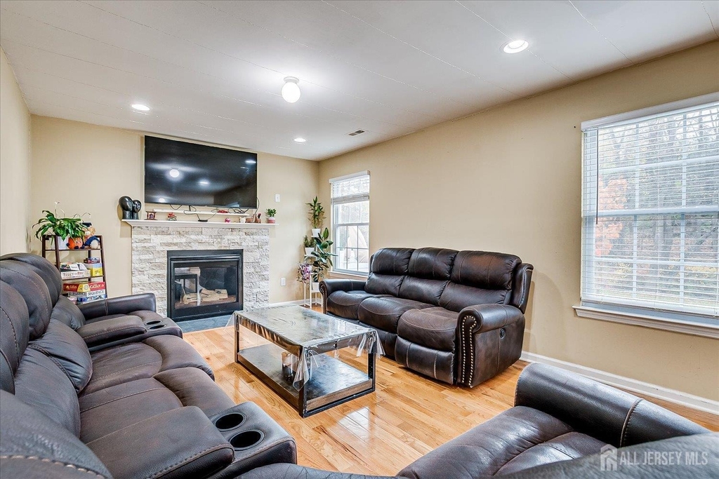 169 Metuchen Avenue - Photo 15