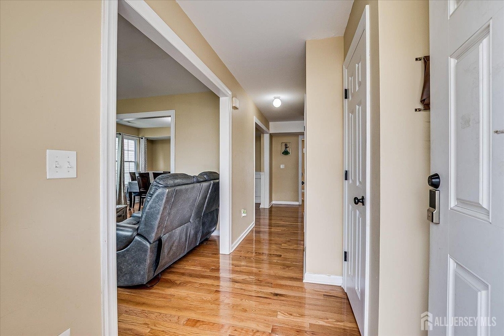 169 Metuchen Avenue - Photo 4